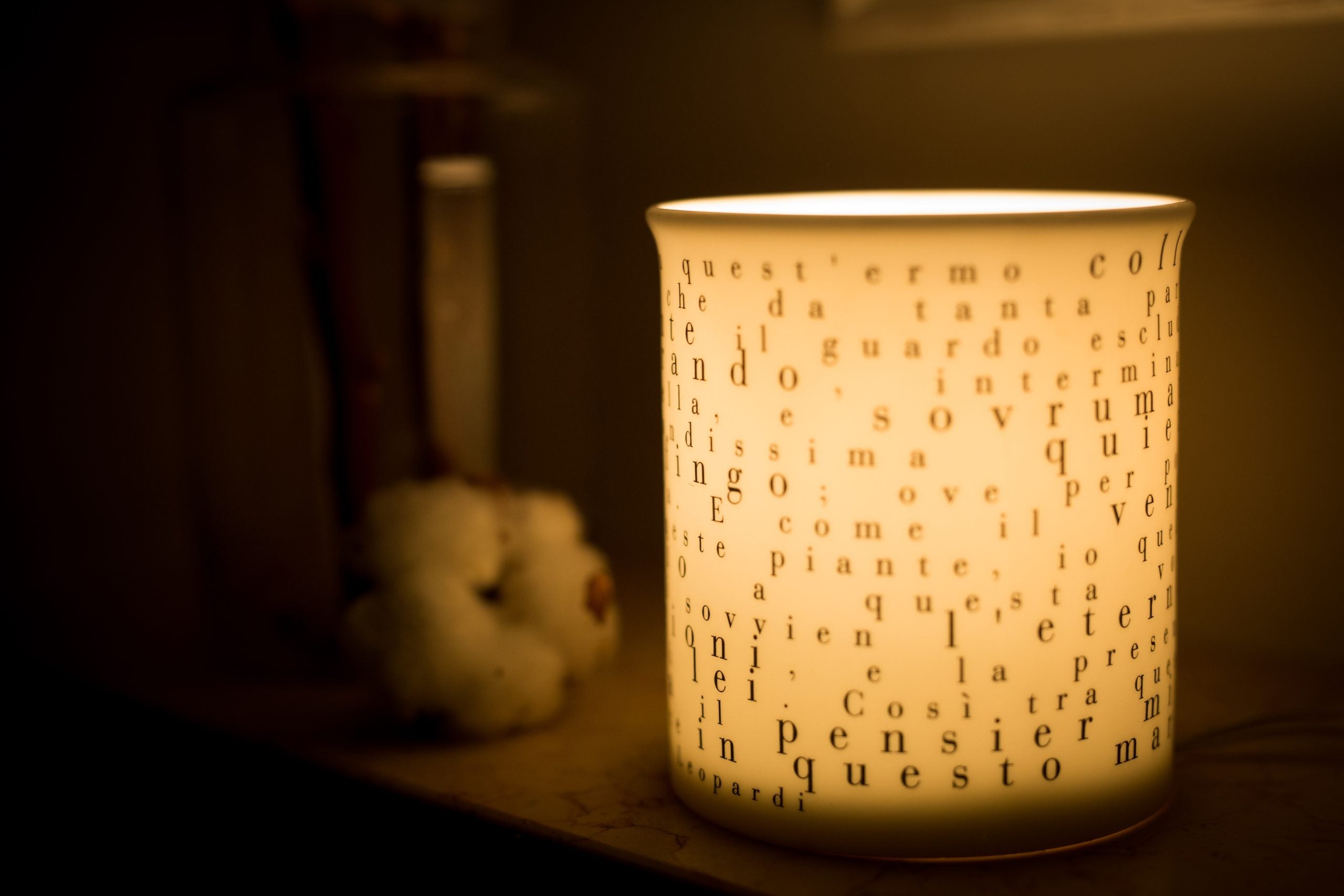 Lampada letteraria - Poesia “l’Infinito”, Giacomo Leopardi